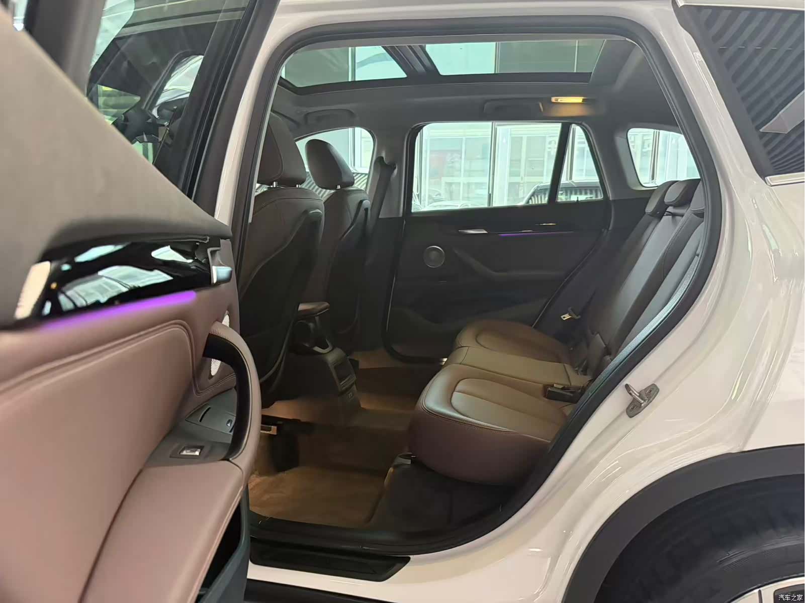 BMW X1, 2022 все фото