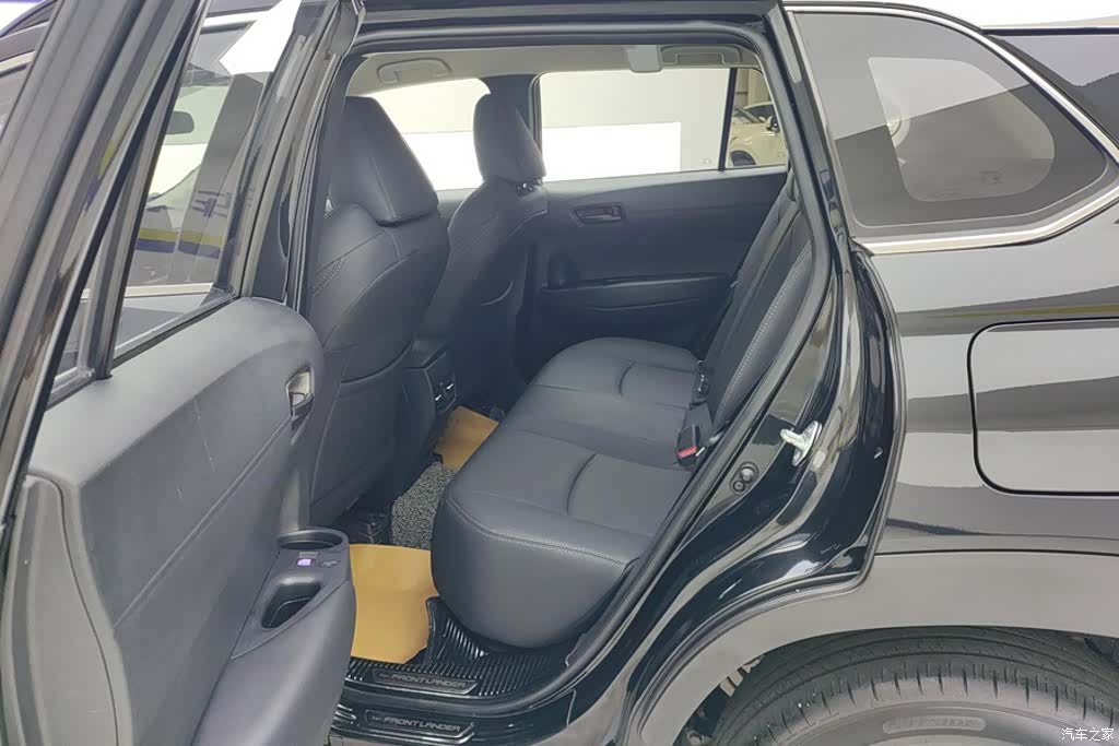 Toyota Frontlander, 2024 11