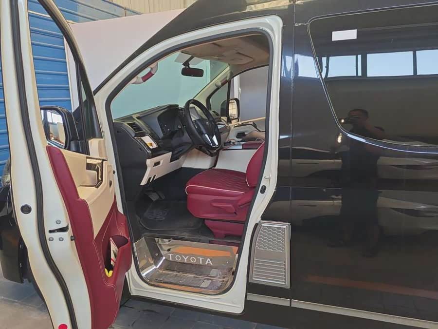 Toyota HIACE 2022, фото 2