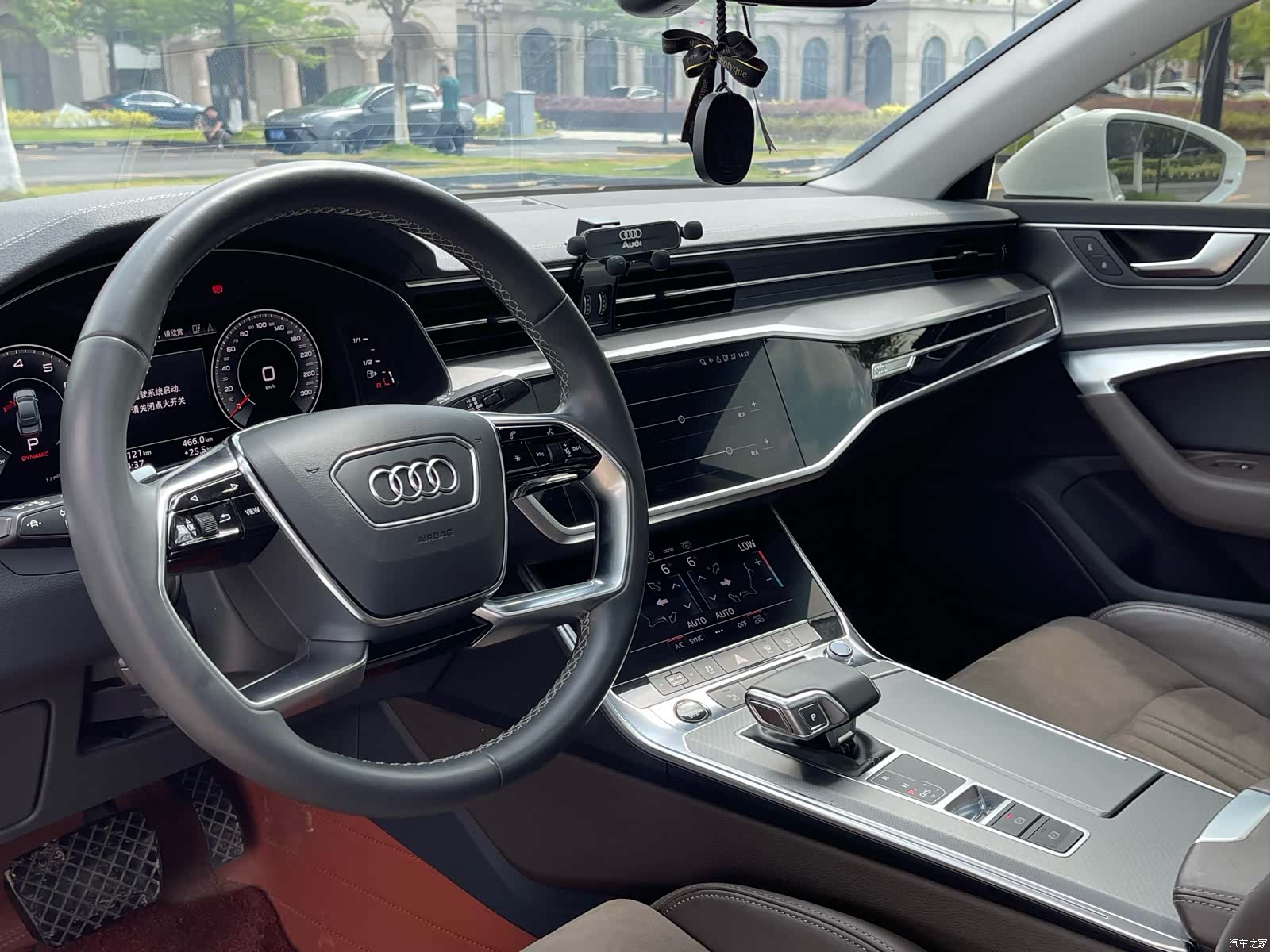 Audi A7L, 2023 22