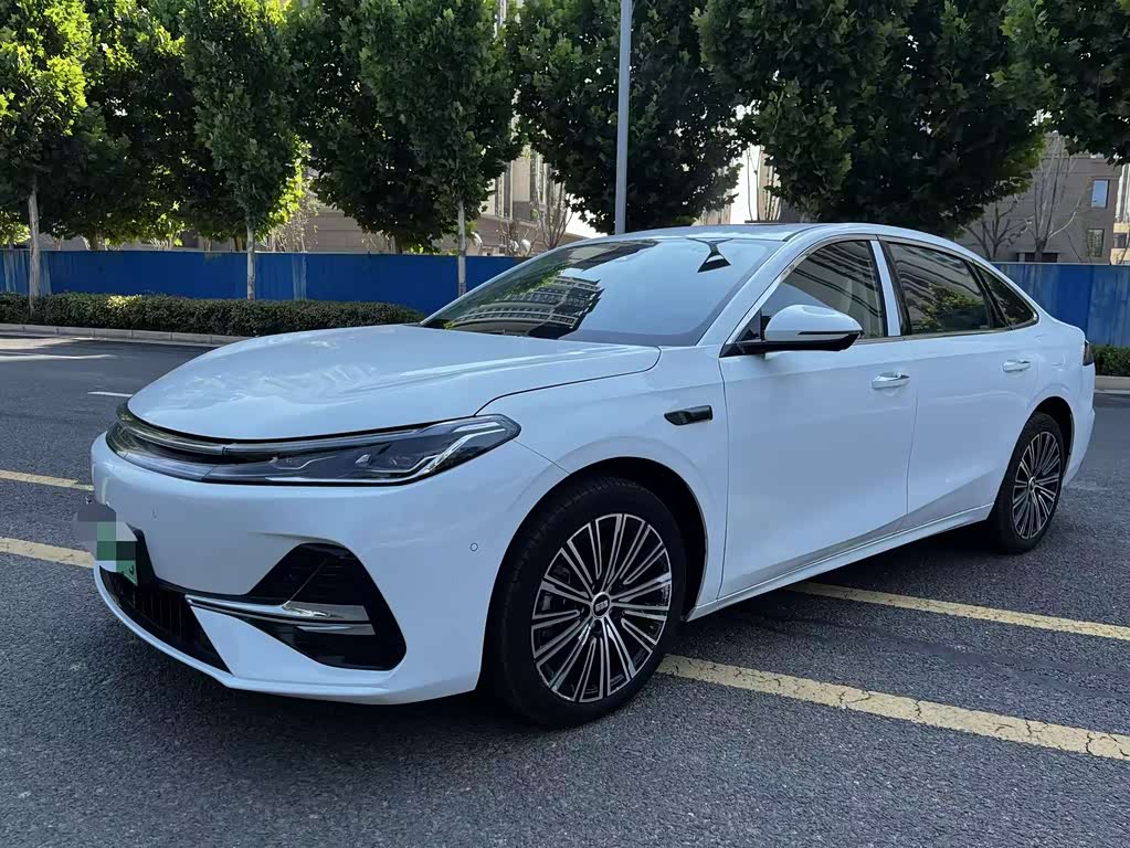 Geely Galaxy A7 EM