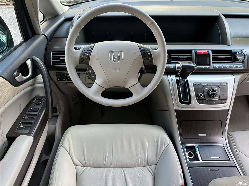 Honda Elysion, 2014 11