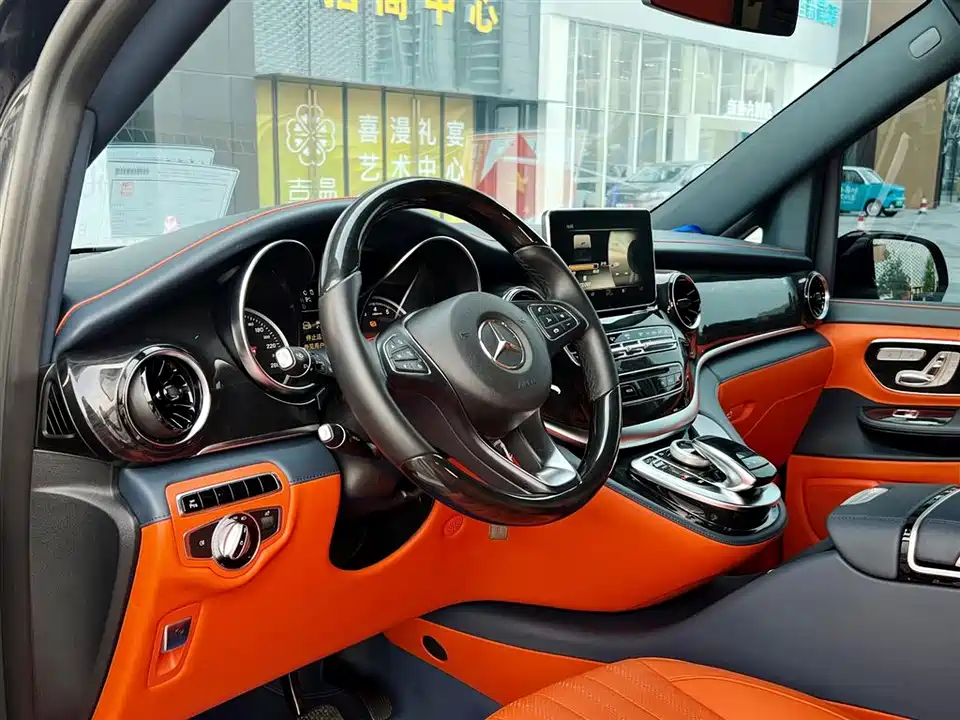 Mercedes-Benz V-class