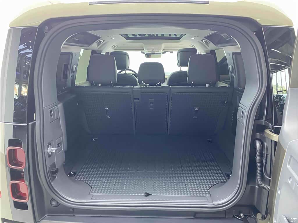 Land Rover Defender, 2022 21