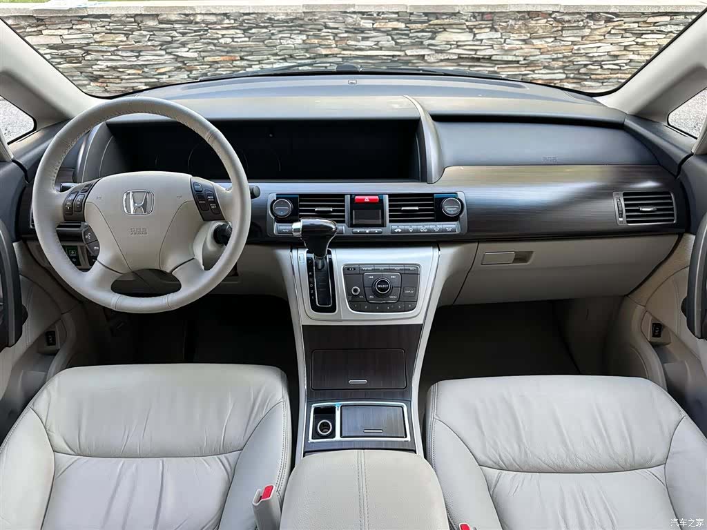 Honda Elysion, 2014 10