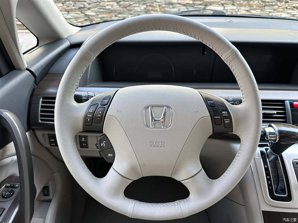 Honda Elysion, 2014 12