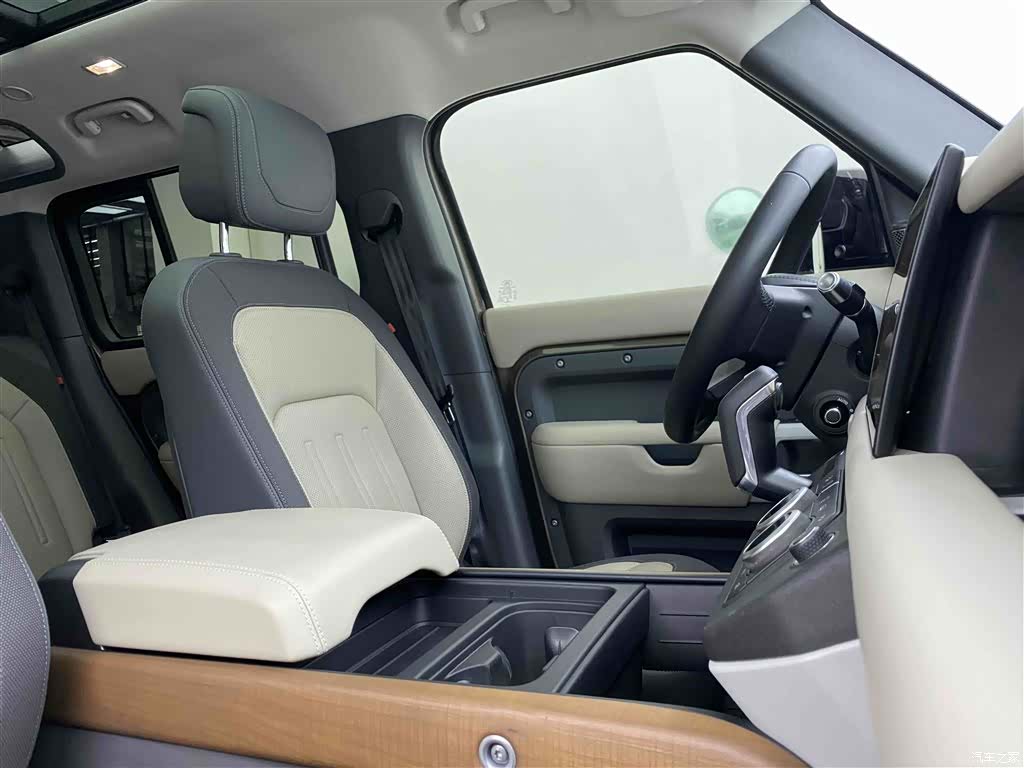 Land Rover Defender, 2022 18