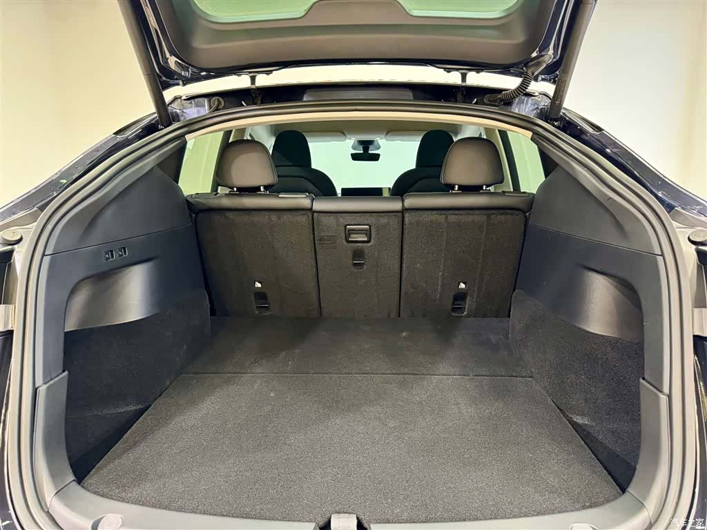 Tesla Model Y, 2025 26