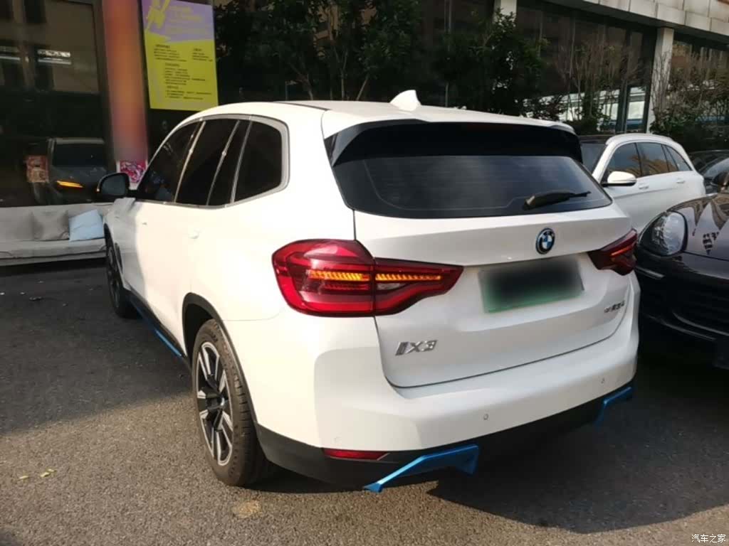 BMW iX3, 2021 все фото