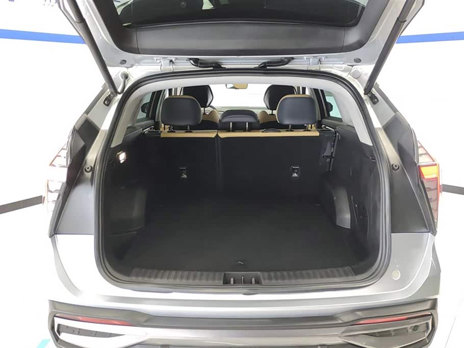 Geely Atlas L