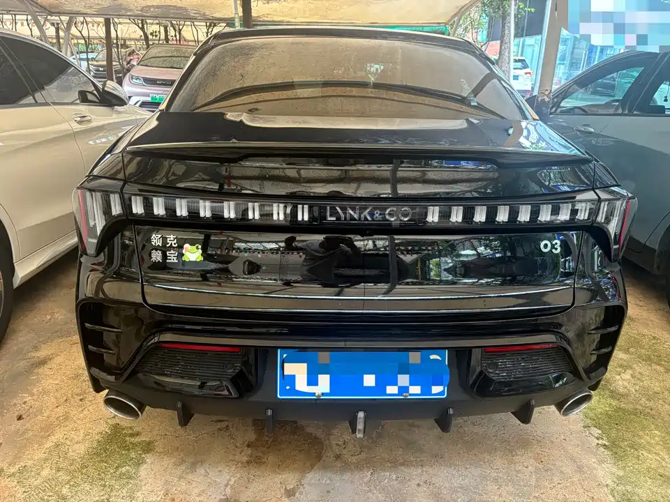 Lynk & Co 03