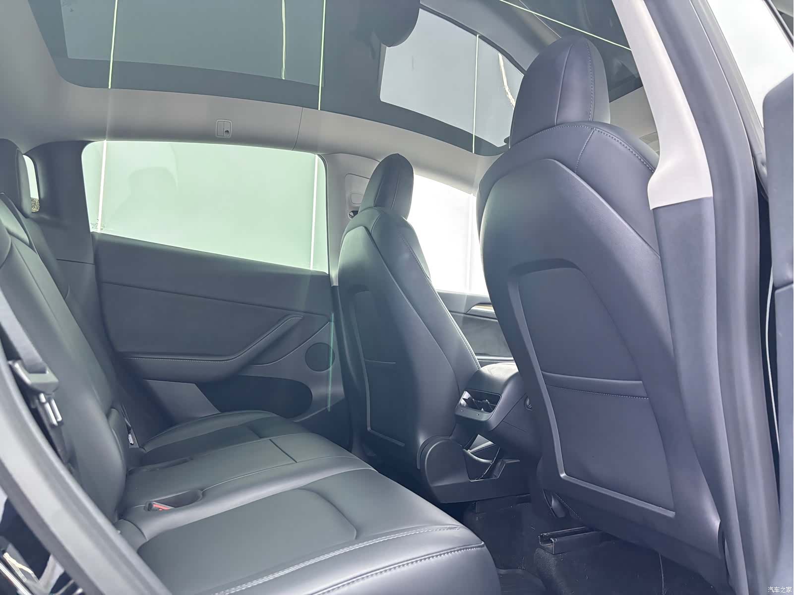 Tesla Model Y, 2022 14