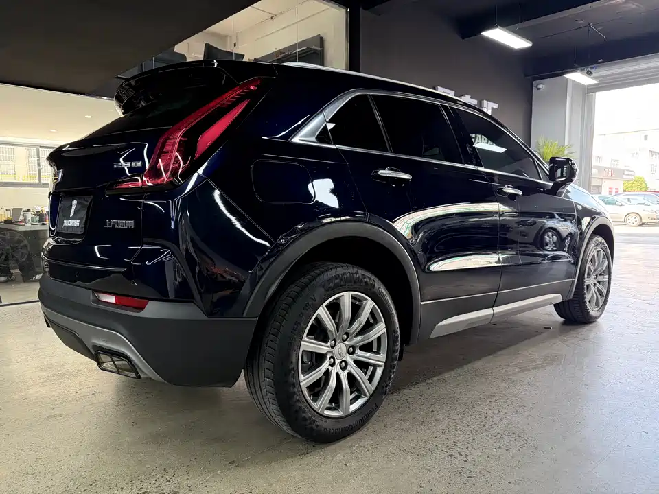 Cadillac XT4