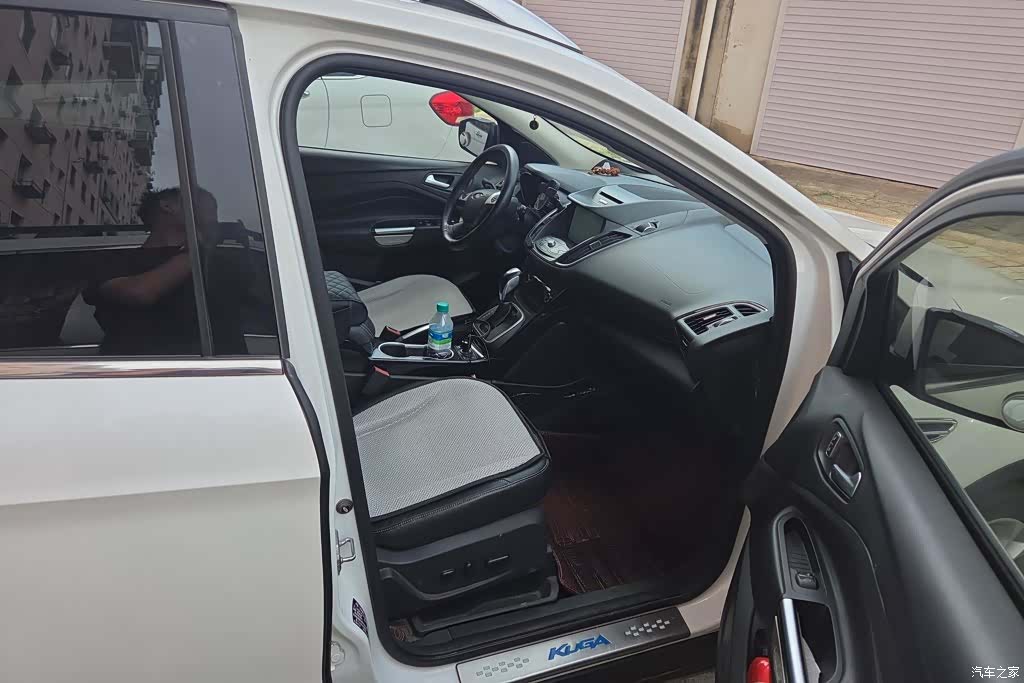 Ford Kuga, 2015 8