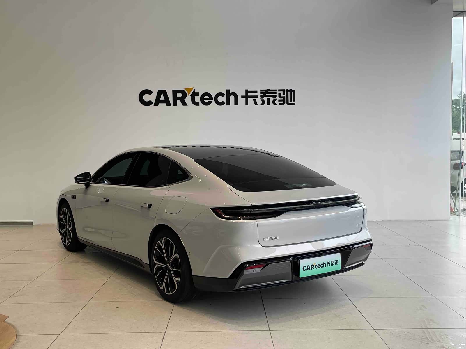 Geely E8, 2025 4