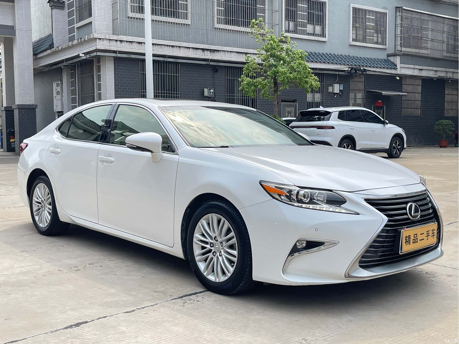 Lexus ES, 2018 3