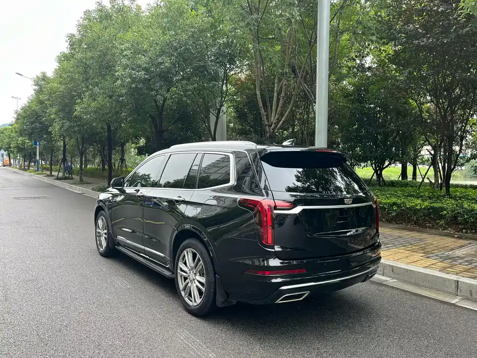 Cadillac XT6