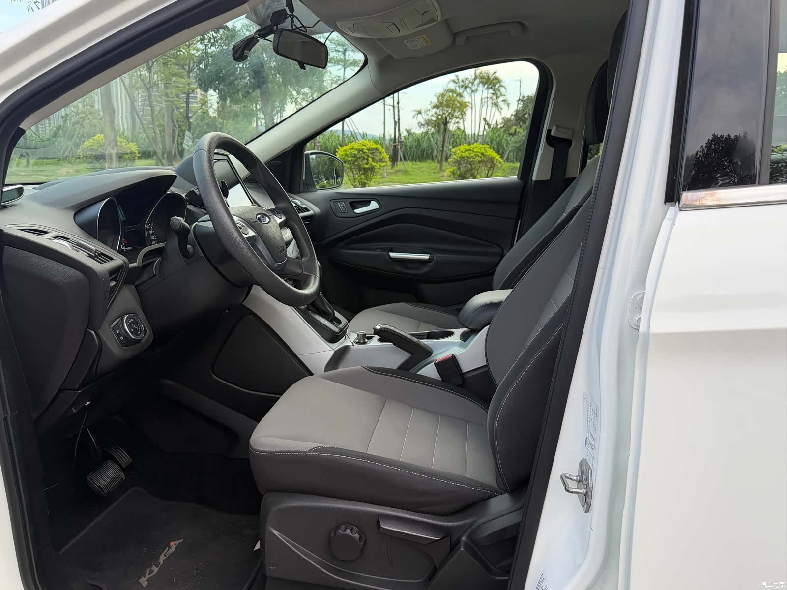 Ford Kuga, 2016 10