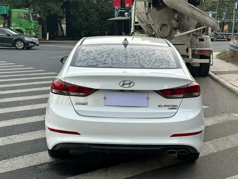 Hyundai Lead