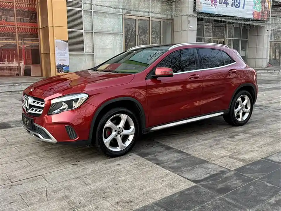 Mercedes-Benz GLA