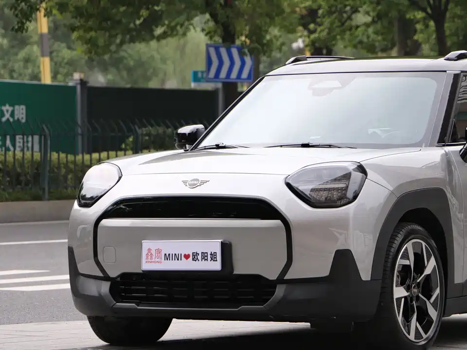 MINI Electric ACEMAN