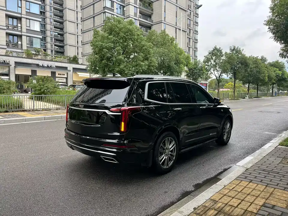 Cadillac XT6