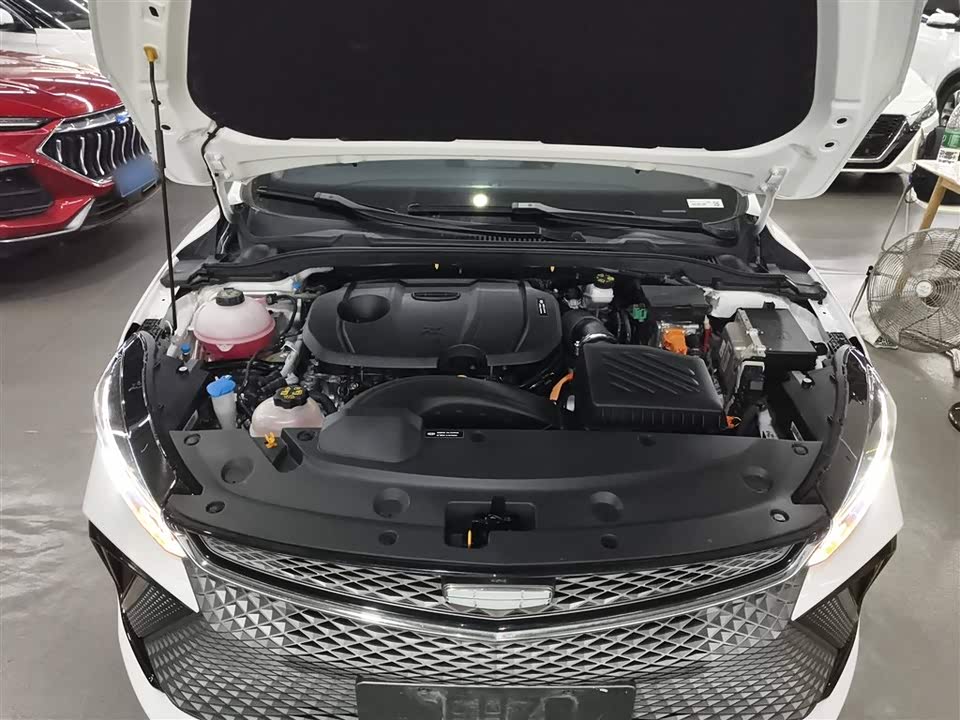 Geely Emgrand L HiP Geely Emgrand L HiP