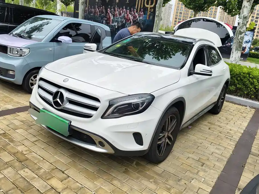 Mercedes-Benz GLA