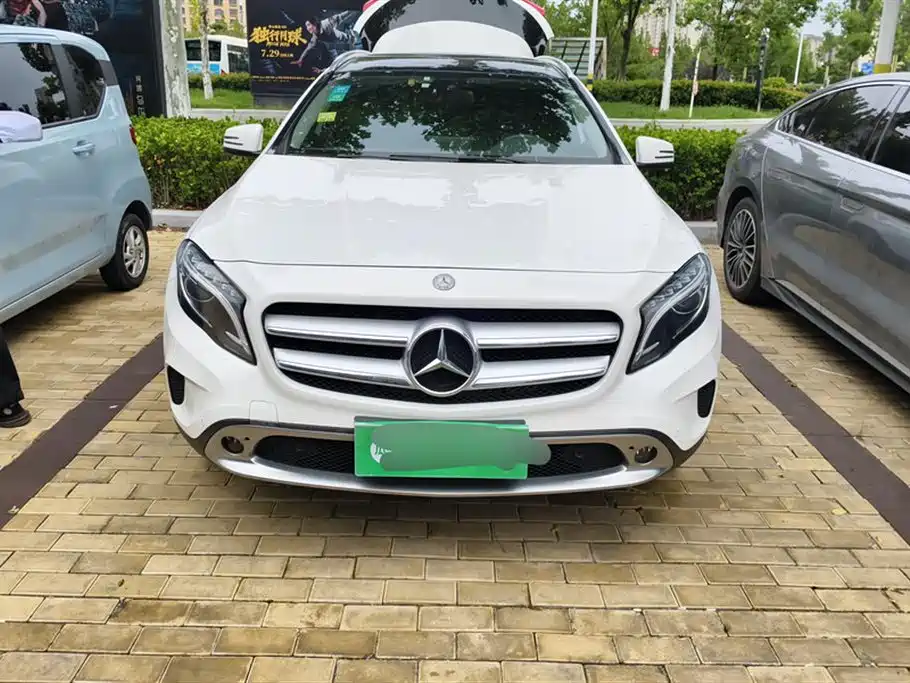 Mercedes-Benz GLA