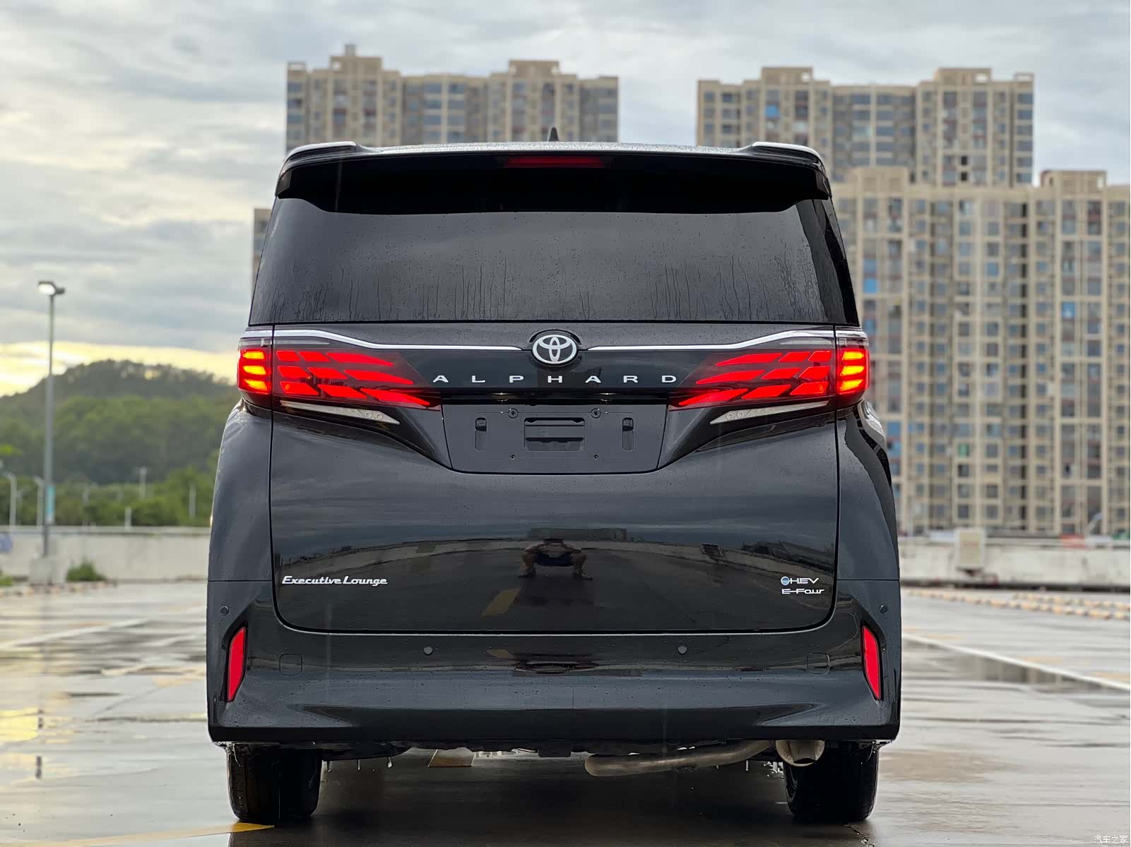 Toyota Alphard, 2024 11