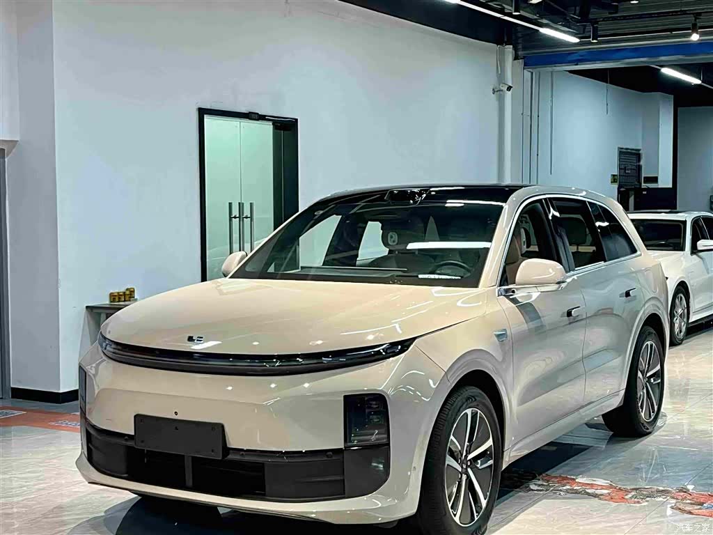 Li Auto L6, 2025 1