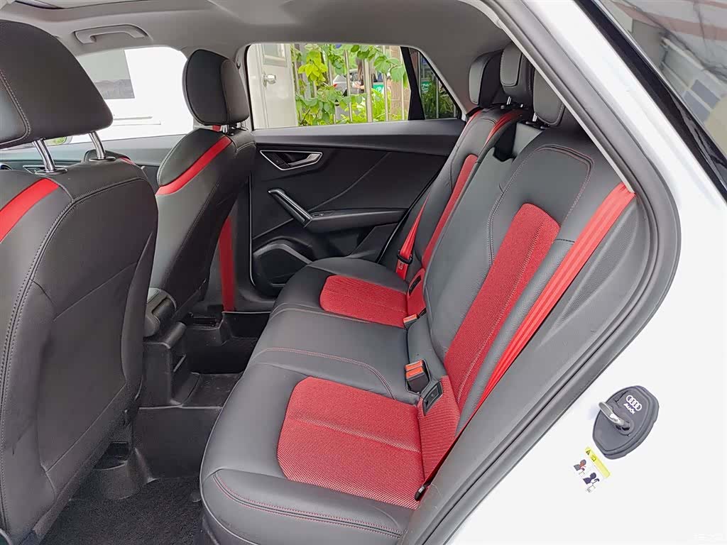 Audi Q2L, 2021 8