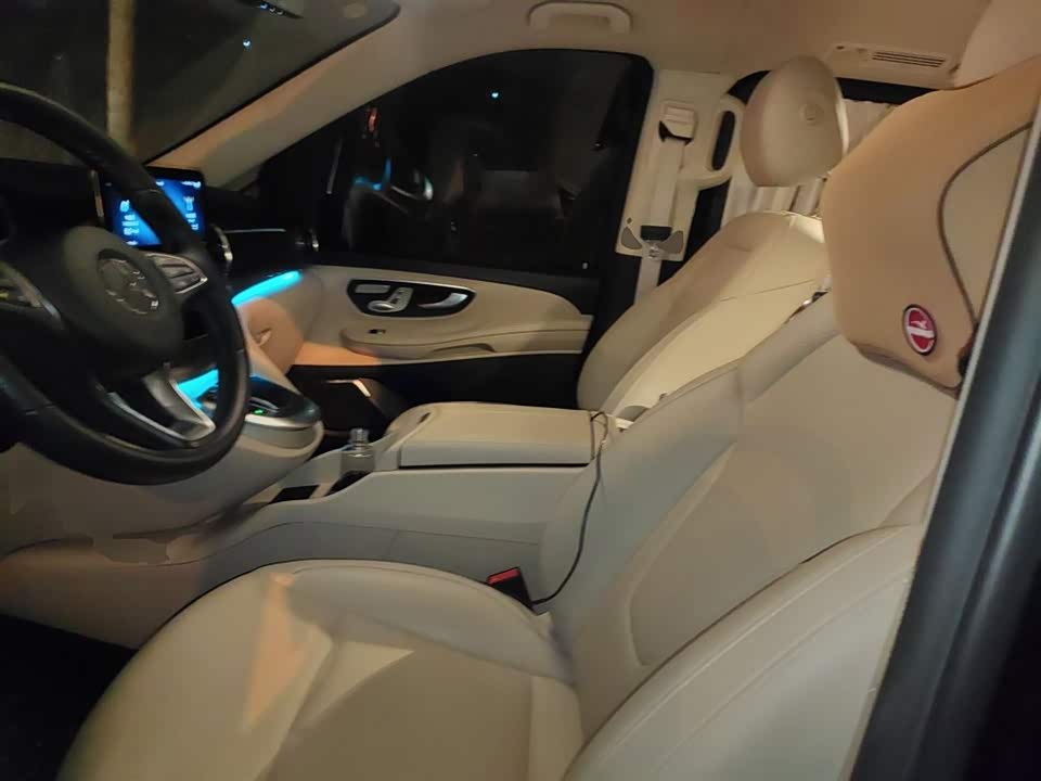 Mercedes-Benz V-class