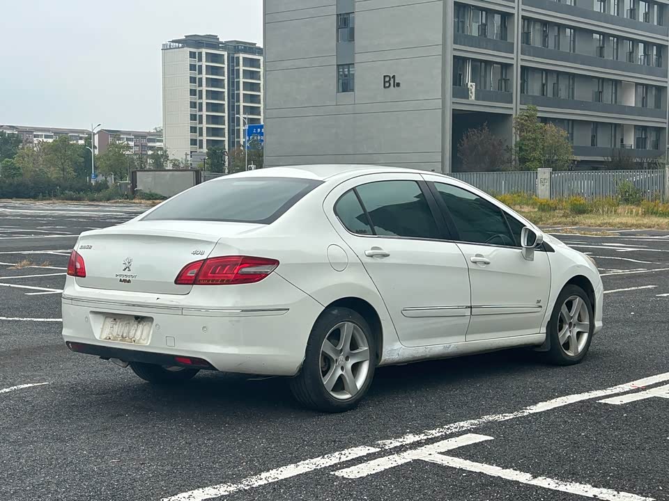 Peugeot 408