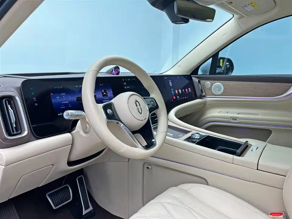 AITO Ask the world M9