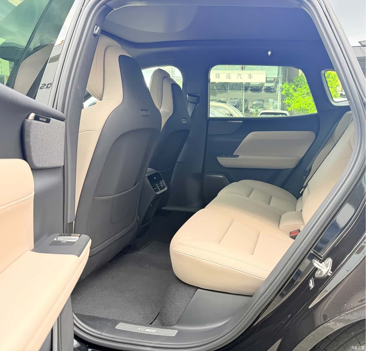 Volvo XC70, 2025 6