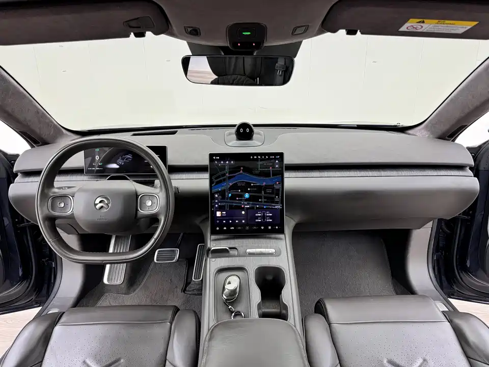 NIO ET7