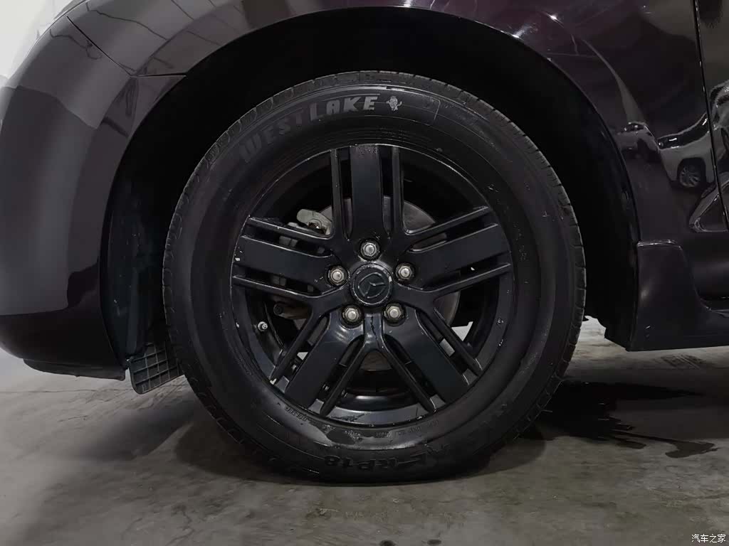 Mazda 8, 2013 17