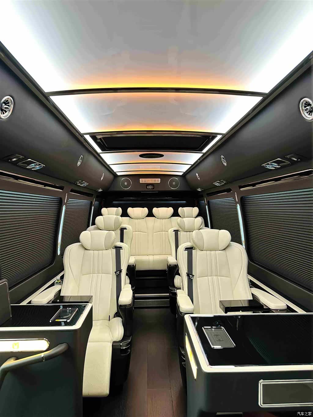 Toyota Coaster, 2023 7