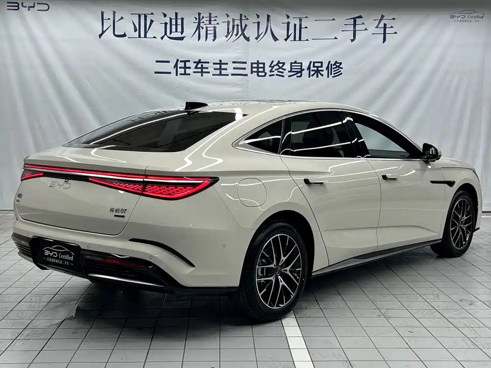 BYD Seal 07 DM-i
