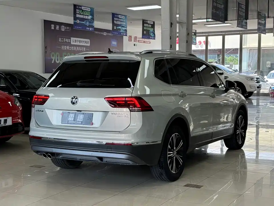 Volkswagen Tiguan L