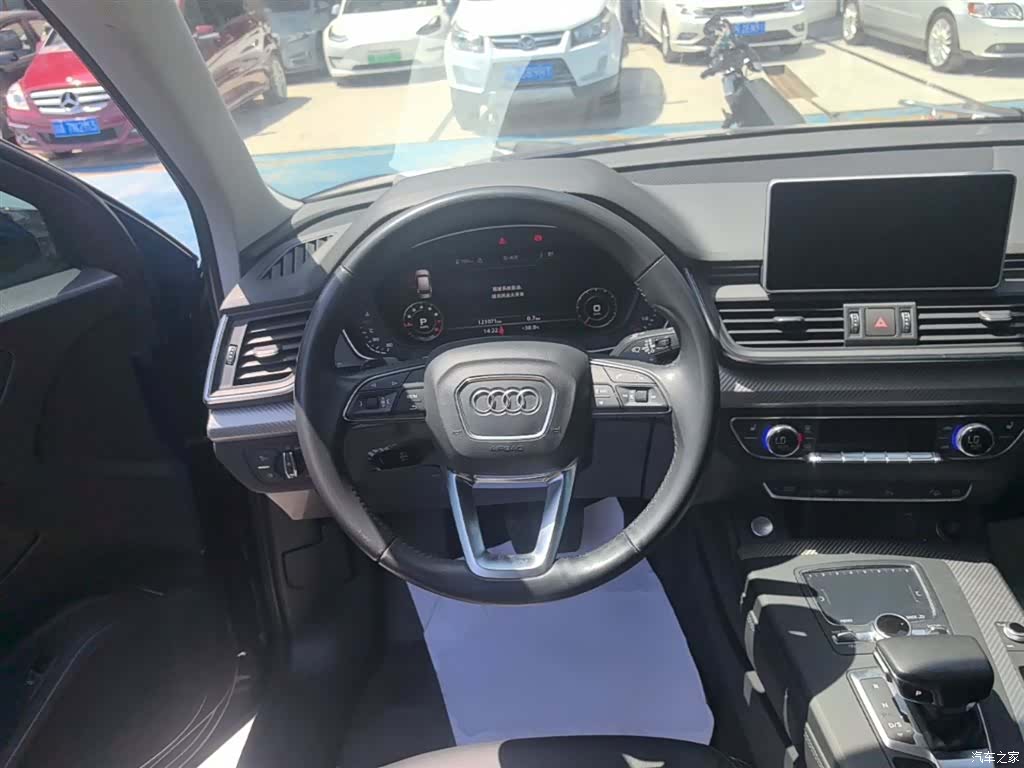 Audi Q5L, 2019 11