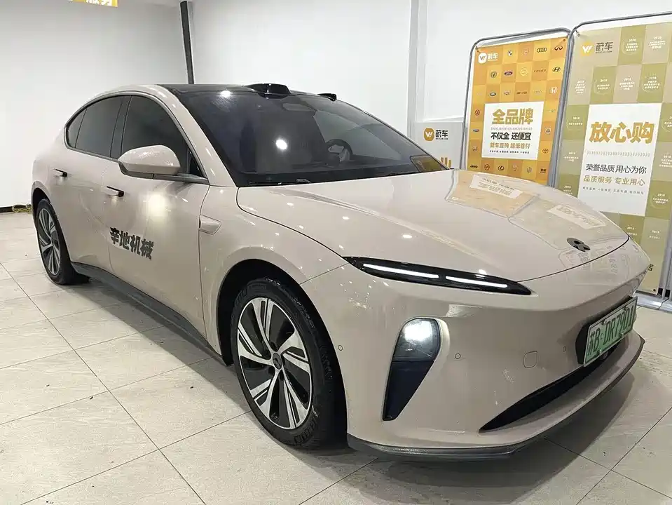 NIO ET5