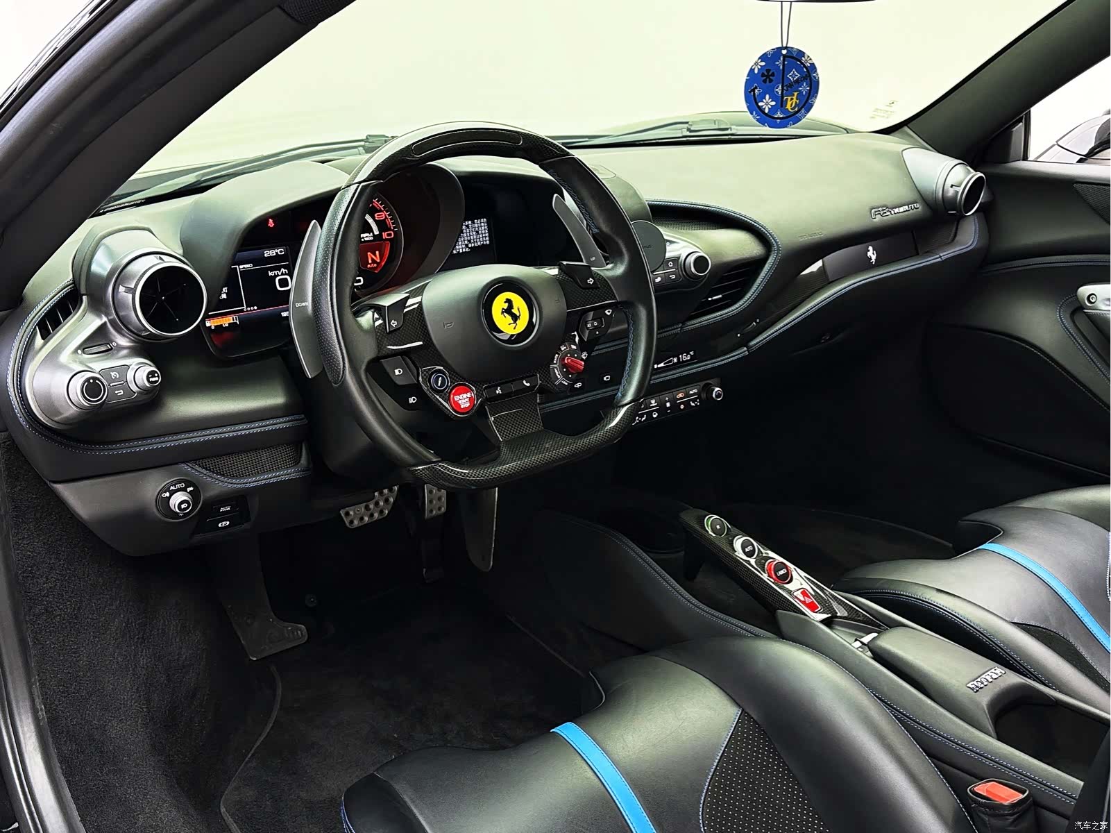 Ferrari F8, 2022 6