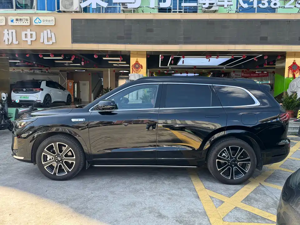 AITO Ask the world M7