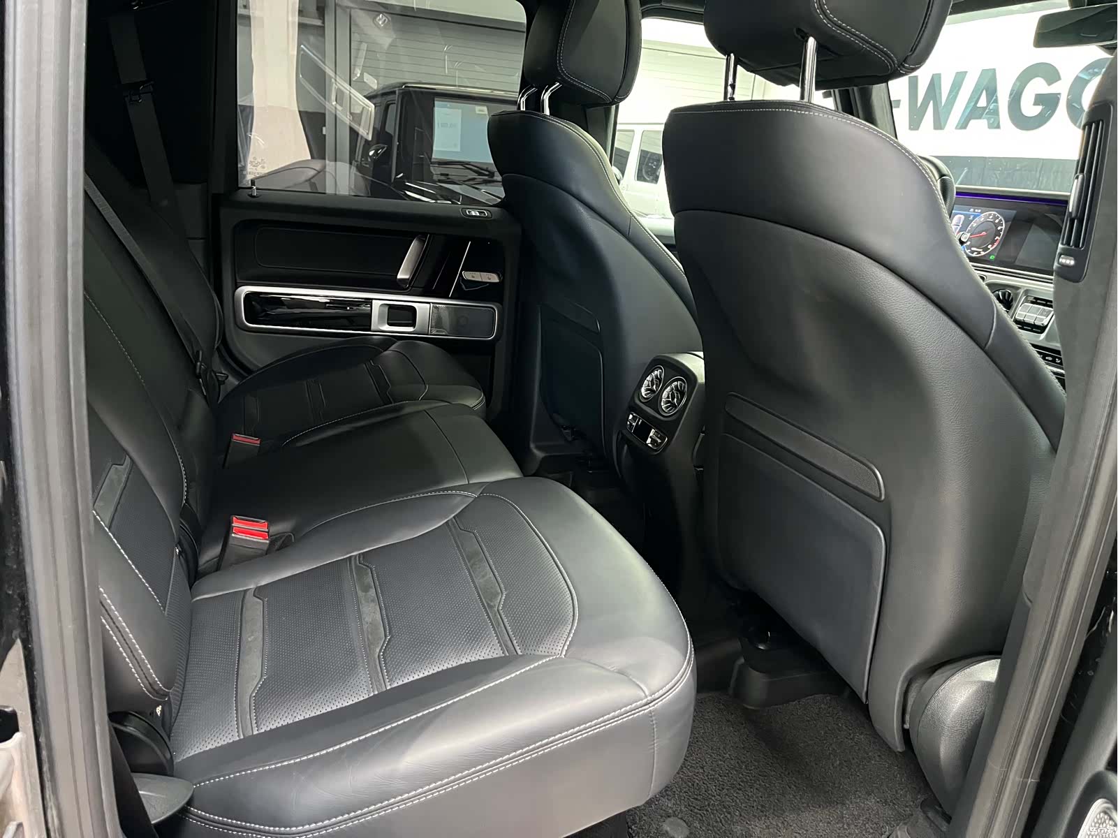 Mercedes-Benz G-Class, 2022 27