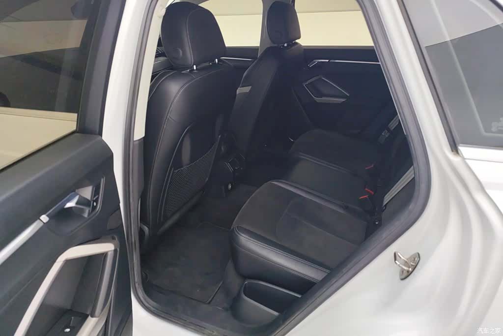 Audi Q3, 2021 11