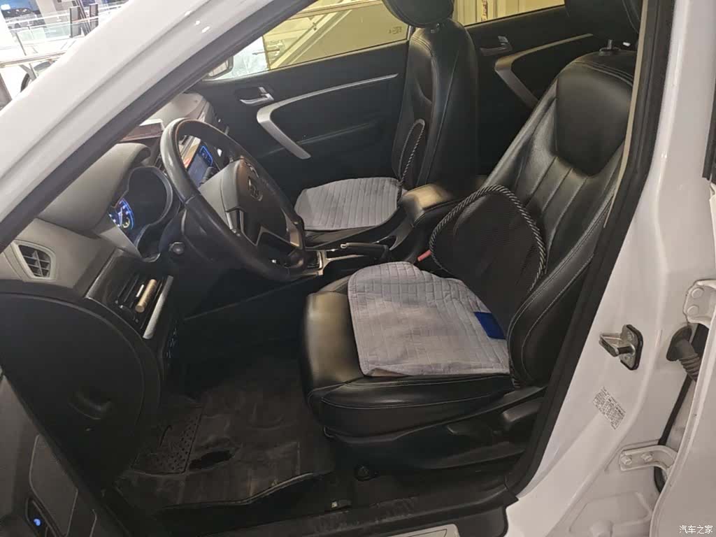 Geely Emgrand, 2017 15
