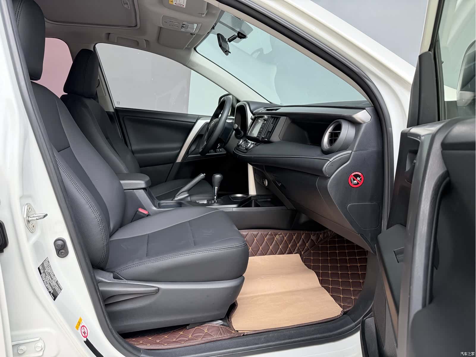 Toyota RAV4, 2018 10