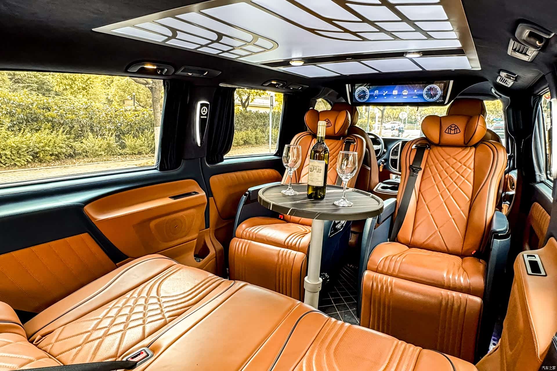 Mercedes-Benz 7, 2022 17